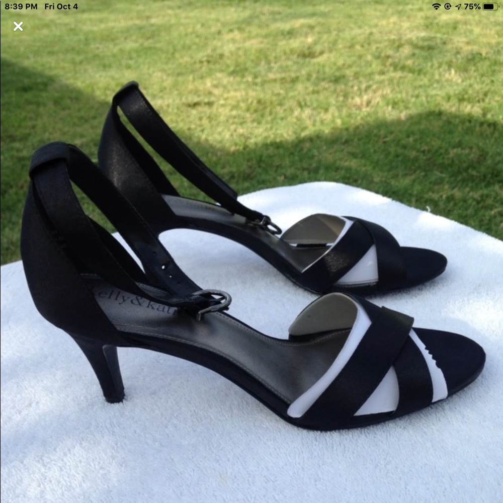 Kelly & Katie black satin sandals - Picture 3 of 5